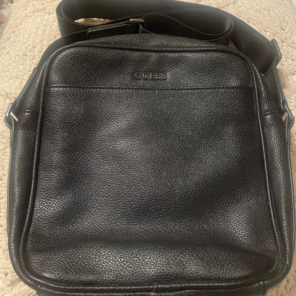 Guess Men's crossbody messenger black leather bag